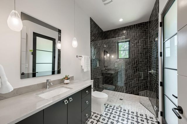 8132 Magnolia Ridge CV, Austin, TX 78738
