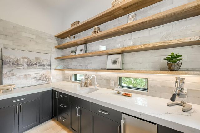 8132 Magnolia Ridge CV, Austin, TX 78738