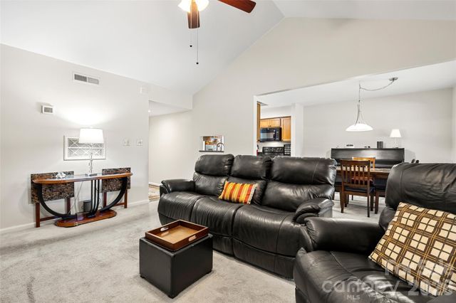 7912 Greenside Court, Charlotte, NC 28277