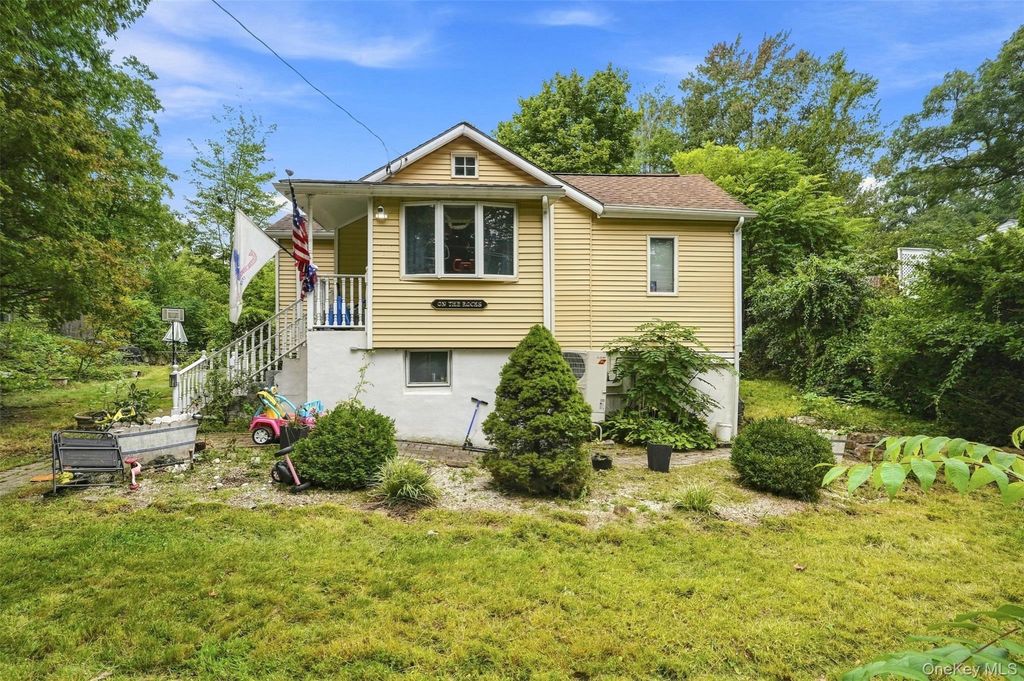 169 Walnut Road, Lake Peekskill, NY 10537 — exterior