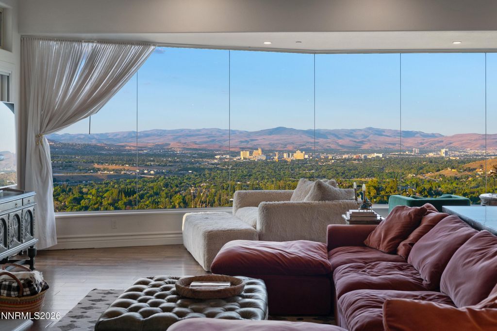 Image 12 of property listing at 70 Bear Mountain Place, Reno, NV 89519