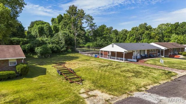 7320 Esterbrook Drive, St Louis, MO 63136