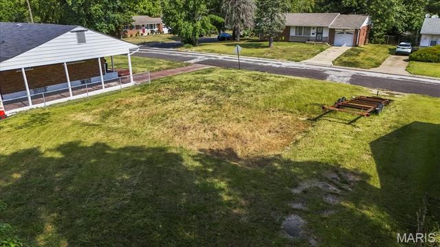 7320 Esterbrook Drive, St Louis, MO 63136