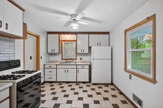 7070 Claude Avenue, Inver Grove Heights, MN 55076