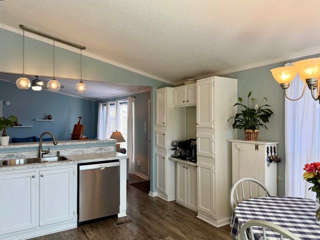 211 Dixon Dr., Surfside Beach, SC 29575