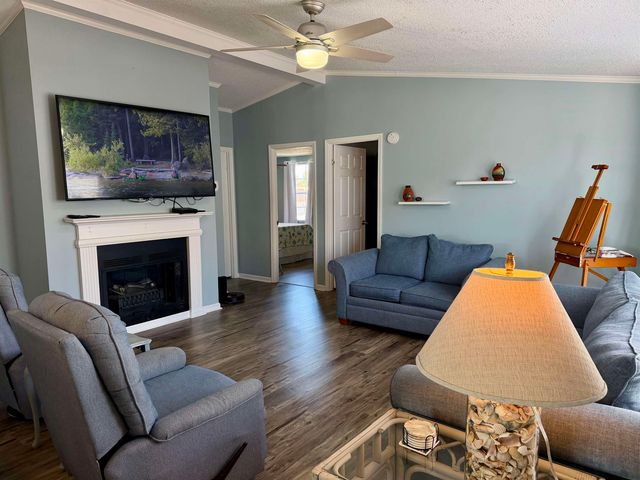 211 Dixon Dr., Surfside Beach, SC 29575