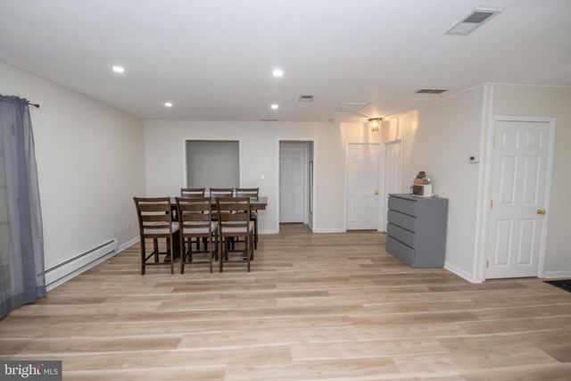 51 SERPENTINE LN, Levittown, PA 19055