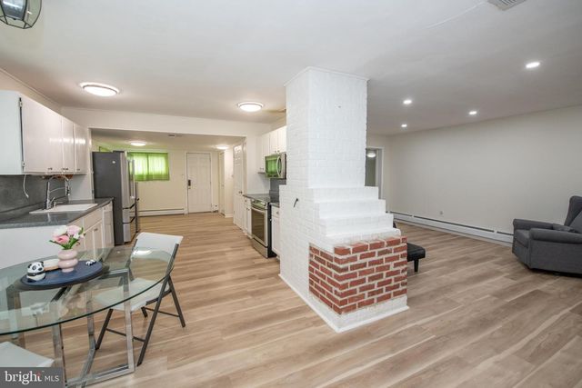 51 SERPENTINE LN, Levittown, PA 19055