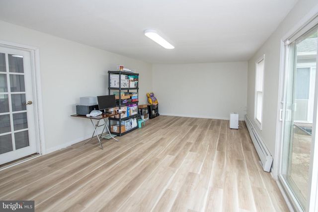 51 SERPENTINE LN, Levittown, PA 19055