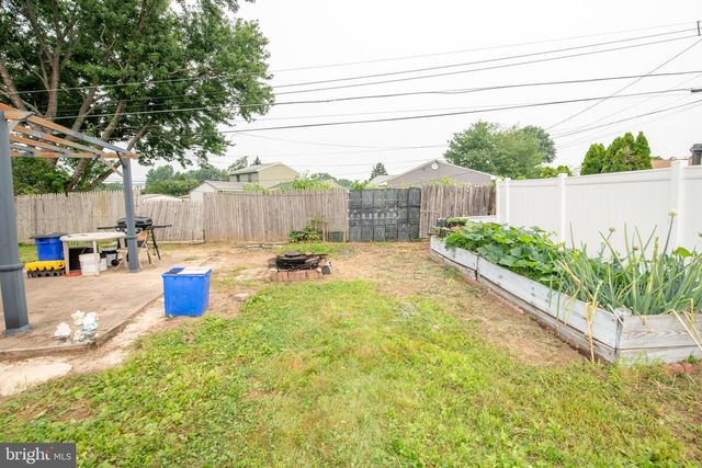 51 SERPENTINE LN, Levittown, PA 19055