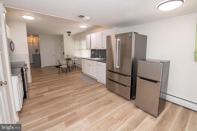 51 SERPENTINE LN, Levittown, PA 19055