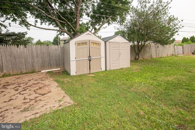 51 SERPENTINE LN, Levittown, PA 19055