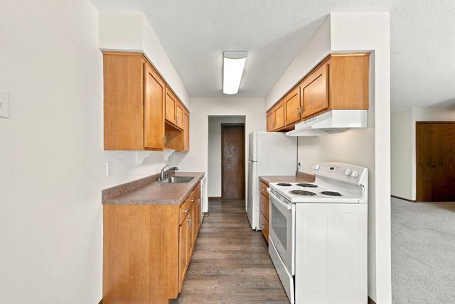 819 11th Avenue S 7, Hopkins, MN 55343