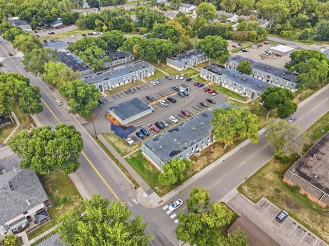 819 11th Avenue S 7, Hopkins, MN 55343