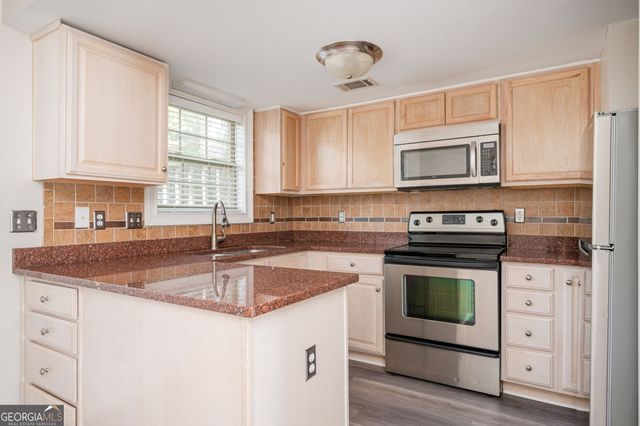 31 Villa Court SE, Smyrna, GA 30080