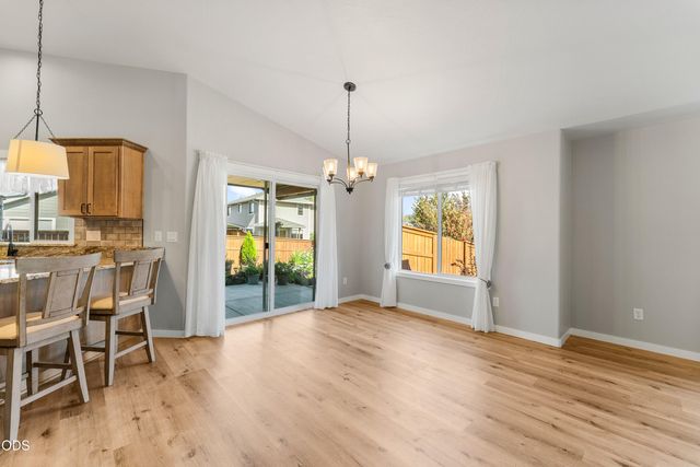 2804 SW Eastwood Lane, Grants Pass, OR 97527