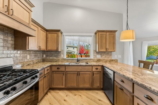2804 SW Eastwood Lane, Grants Pass, OR 97527