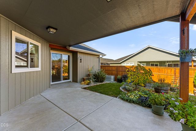 2804 SW Eastwood Lane, Grants Pass, OR 97527