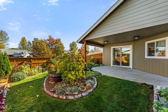 2804 SW Eastwood Lane, Grants Pass, OR 97527