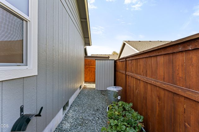 2804 SW Eastwood Lane, Grants Pass, OR 97527