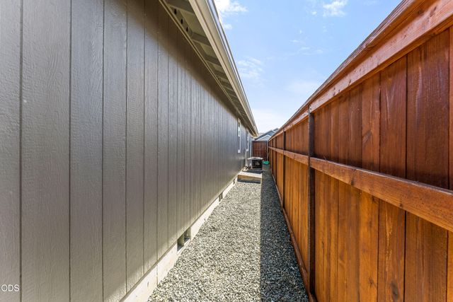 2804 SW Eastwood Lane, Grants Pass, OR 97527