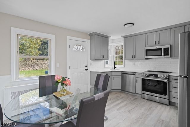 83 Mountain Blvd, Watchung Boro, NJ 07069