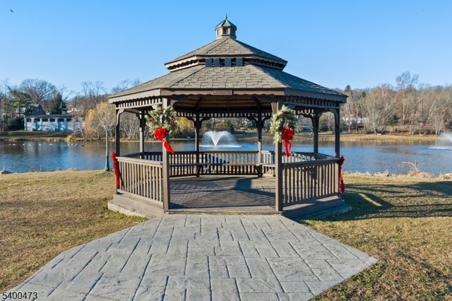 83 Mountain Blvd, Watchung Boro, NJ 07069