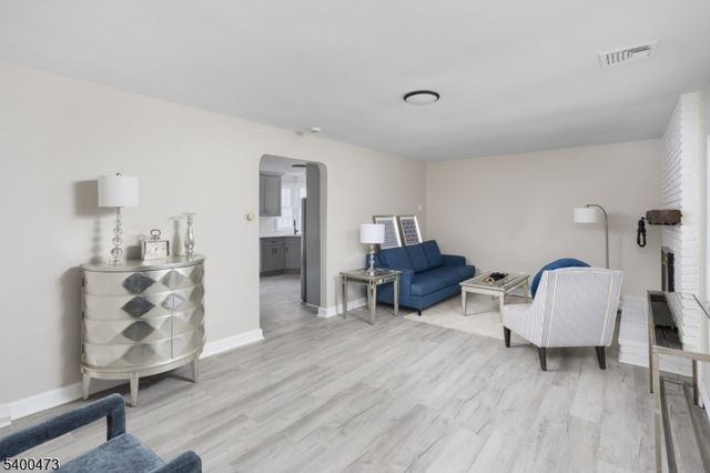 83 Mountain Blvd, Watchung Boro, NJ 07069