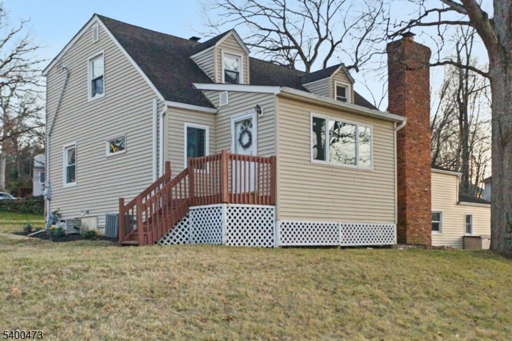 83 Mountain Blvd, Watchung Boro, NJ 07069