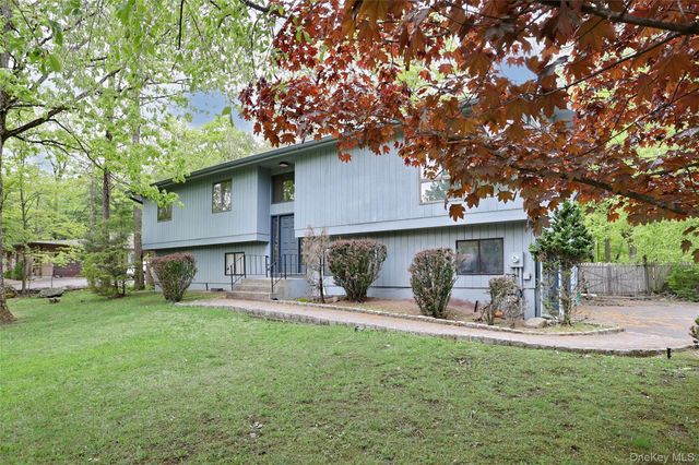23 Sherwood Ridge Road, Pomona, NY 10970