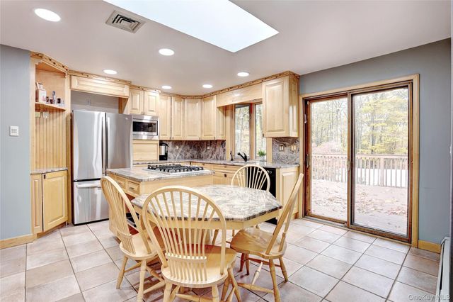 23 Sherwood Ridge Road, Pomona, NY 10970