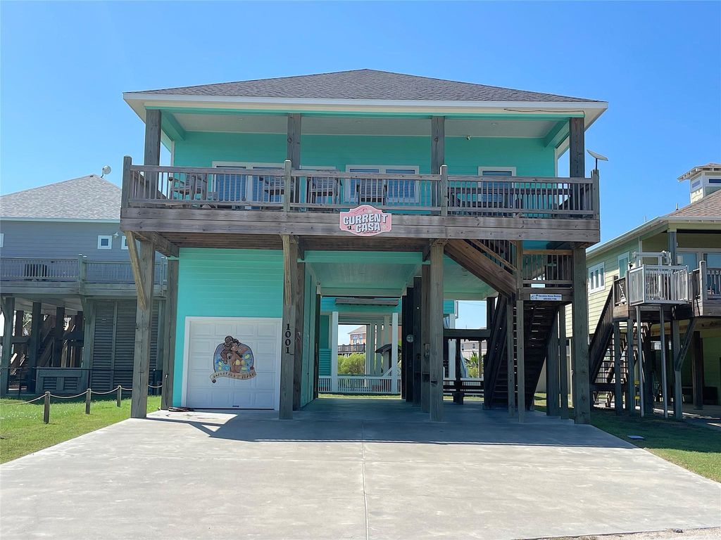 1001 S Stingaree Drive, Crystal Beach, TX 77650