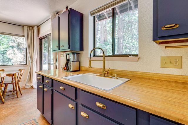 41080 Putt Rd, Alta, CA 95701