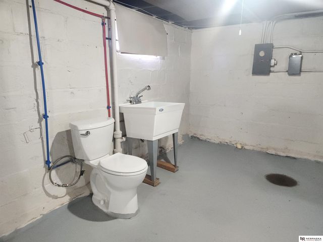 4602 Q Street, Omaha, NE 68117