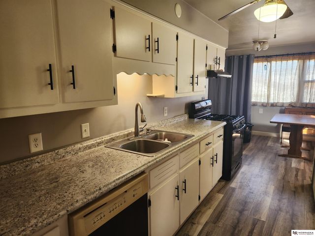 4602 Q Street, Omaha, NE 68117