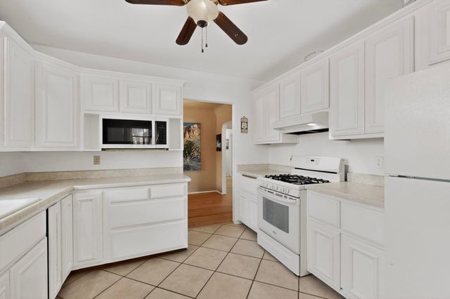 703 Solar Road NW, Albuquerque, NM 87107