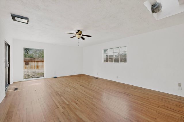 703 Solar Road NW, Albuquerque, NM 87107