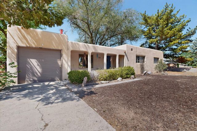 703 Solar Road NW, Albuquerque, NM 87107