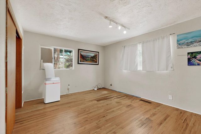 703 Solar Road NW, Albuquerque, NM 87107