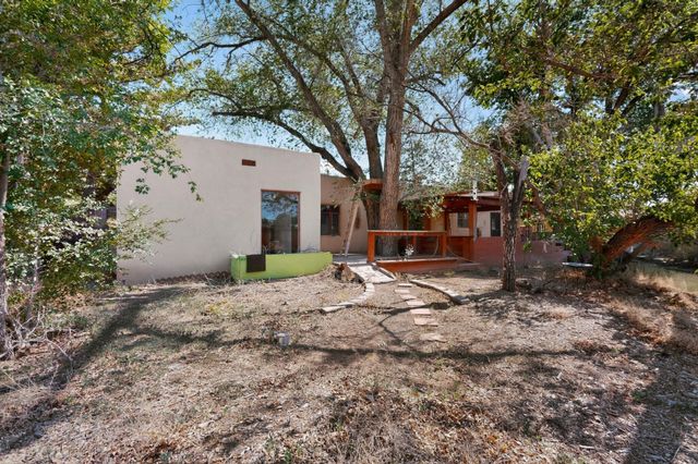 703 Solar Road NW, Albuquerque, NM 87107