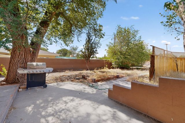703 Solar Road NW, Albuquerque, NM 87107