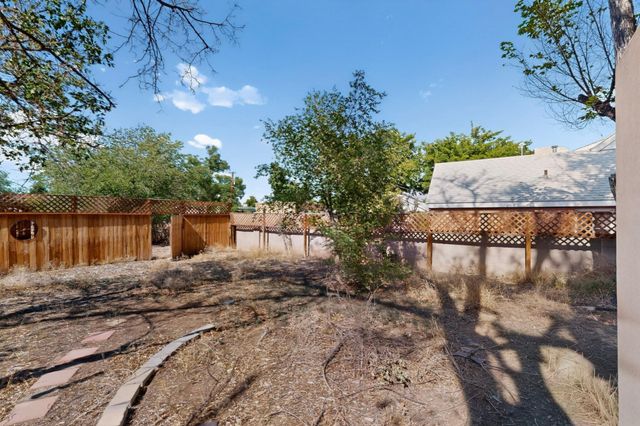 703 Solar Road NW, Albuquerque, NM 87107