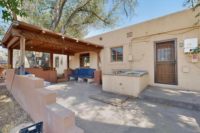 703 Solar Road NW, Albuquerque, NM 87107
