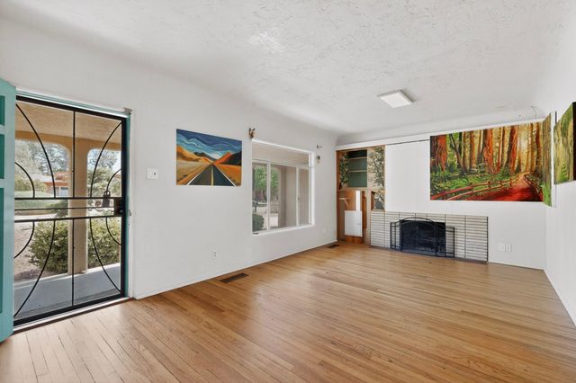 703 Solar Road NW, Albuquerque, NM 87107