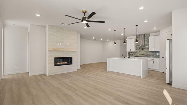 2411 Marble Avenue NE, Rio Rancho, NM 87144