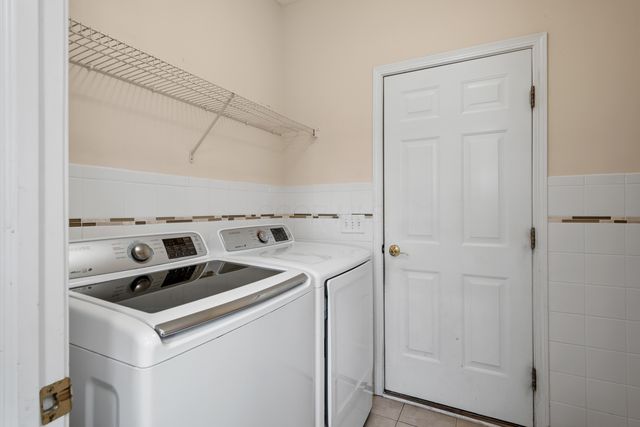 3621 Mead Drive, Powell, OH 43065