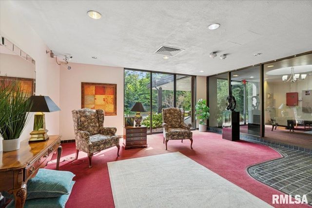 1800 7TH Street 2A, East Moline, IL 61244