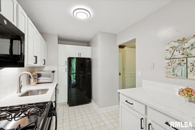 1800 7TH Street 2A, East Moline, IL 61244