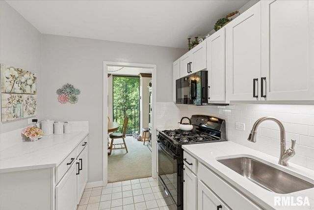 1800 7TH Street 2A, East Moline, IL 61244