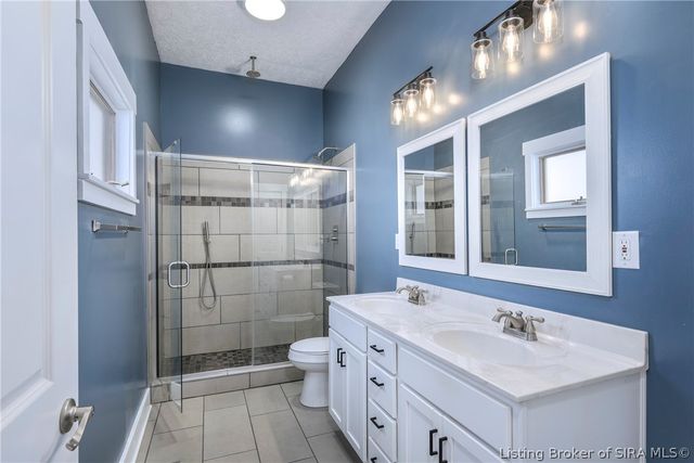 616 E Utica Street, Sellersburg, IN 47172